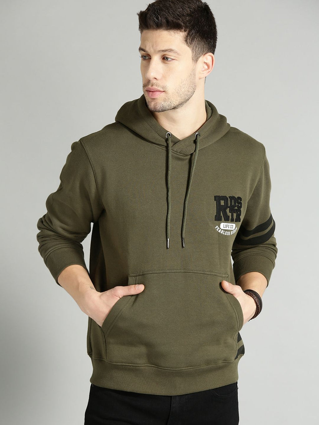  The Roadster Lifestyle Co Men Olive Green Solid Hooded Sweatshirt