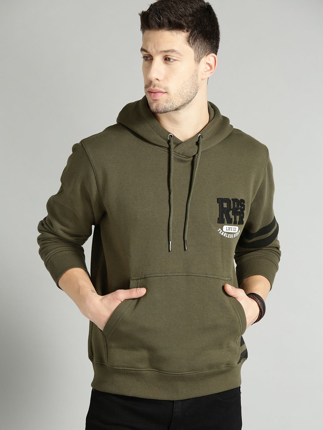  The Roadster Lifestyle Co Men Olive Green Solid Hooded Sweatshirt