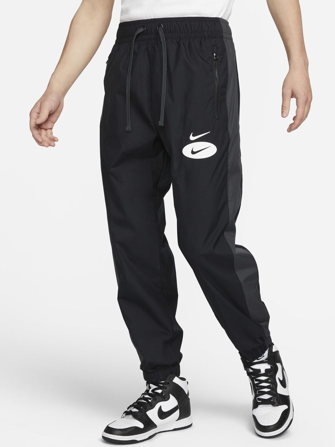  Nike Men Brand Logo Detail Mid-Rise Joggers