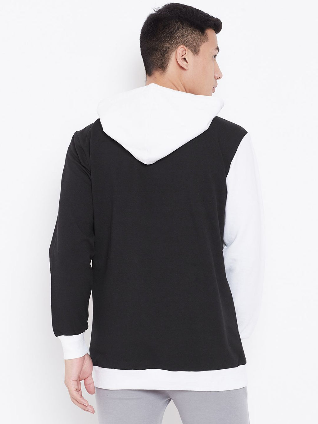  Aesthetic Bodies Men Black & White Colourblocked Hooded Sweatshirt