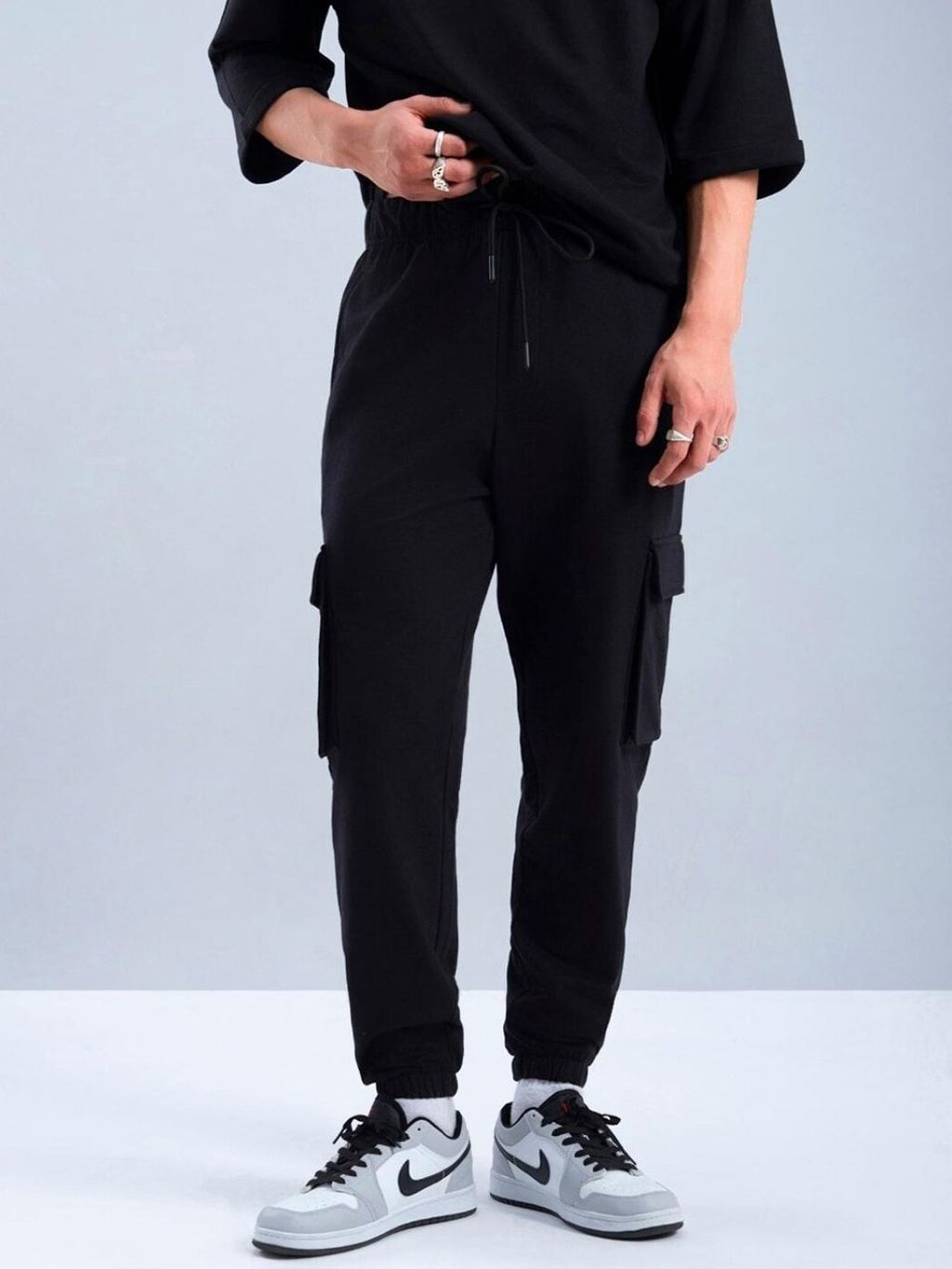 Bewakoof Plus Air 1.0 Men's Black Relaxed-Fit Cotton Cargo Joggers