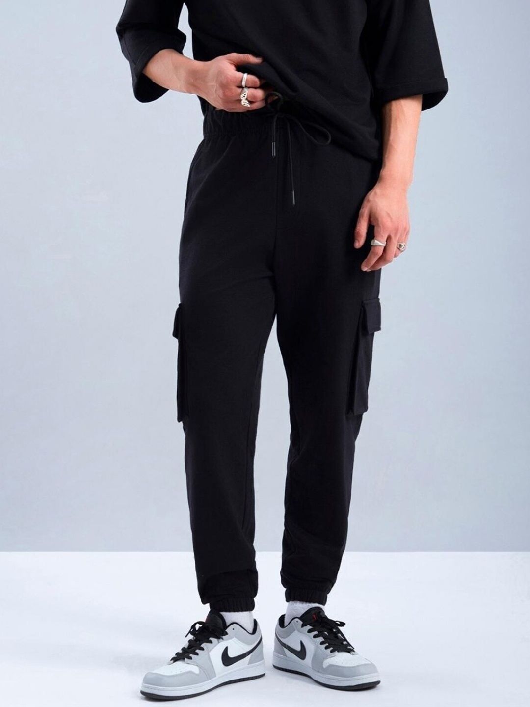  Bewakoof Plus Air 1.0 Men's Black Relaxed-Fit Cotton Cargo Joggers
