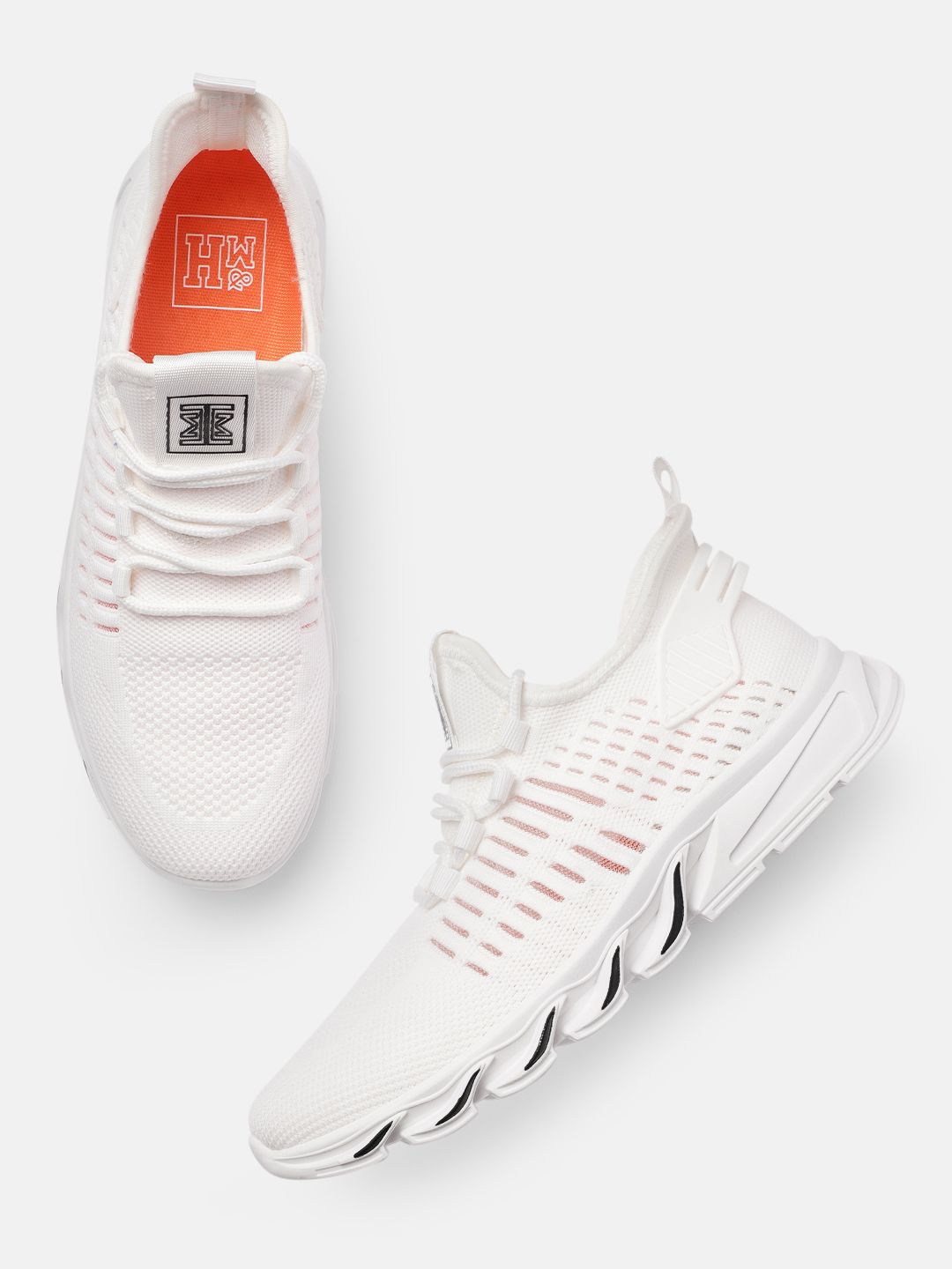  Mast & Harbour Men White Textured Running Shoes