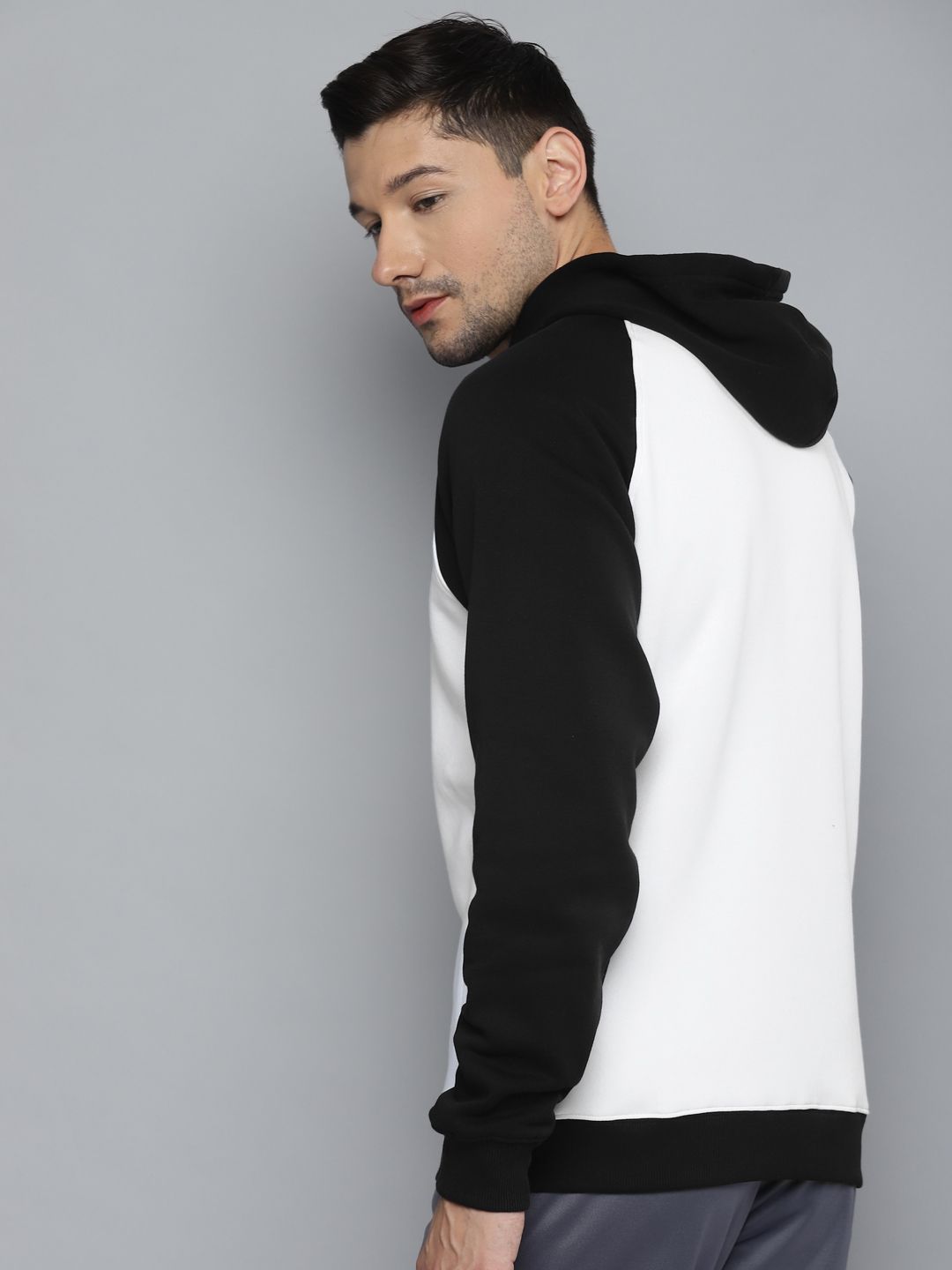  Reebok Men White & Black Solid Performance Hooded Sweatshirt