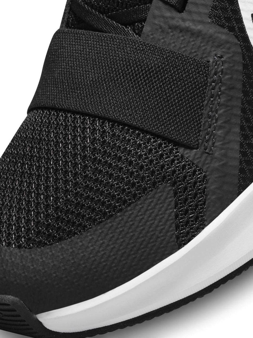  Nike Men MC Trainer 2 Shoes