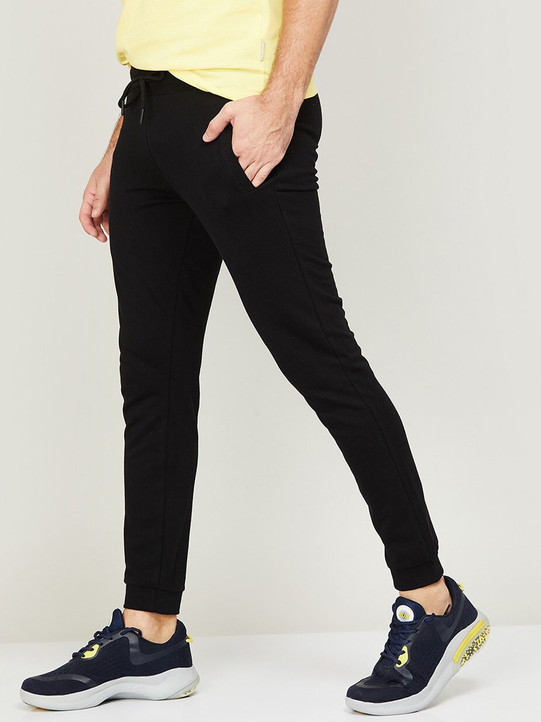  Kappa Men Mid-Rise Slim Fit Cotton Joggers