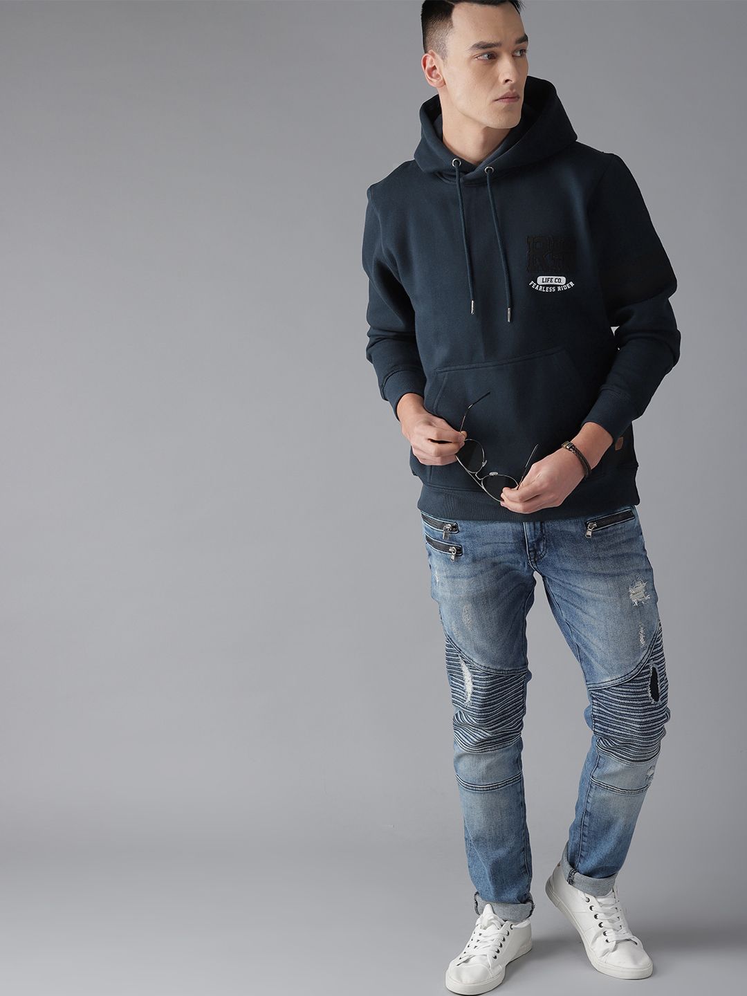  The Roadster Lifestyle Co Men Navy Blue Solid Hooded Sweatshirt