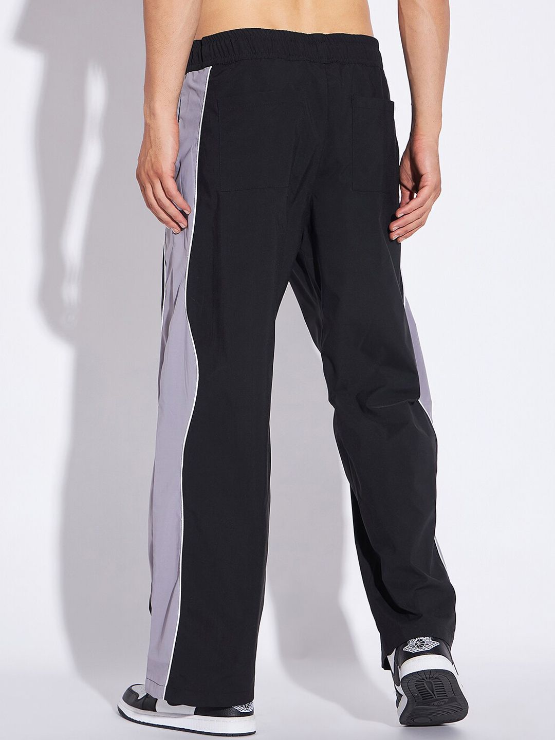  FUGAZEE Men Mid-Rise Relaxed-Fit Wavy Panel Track Pants