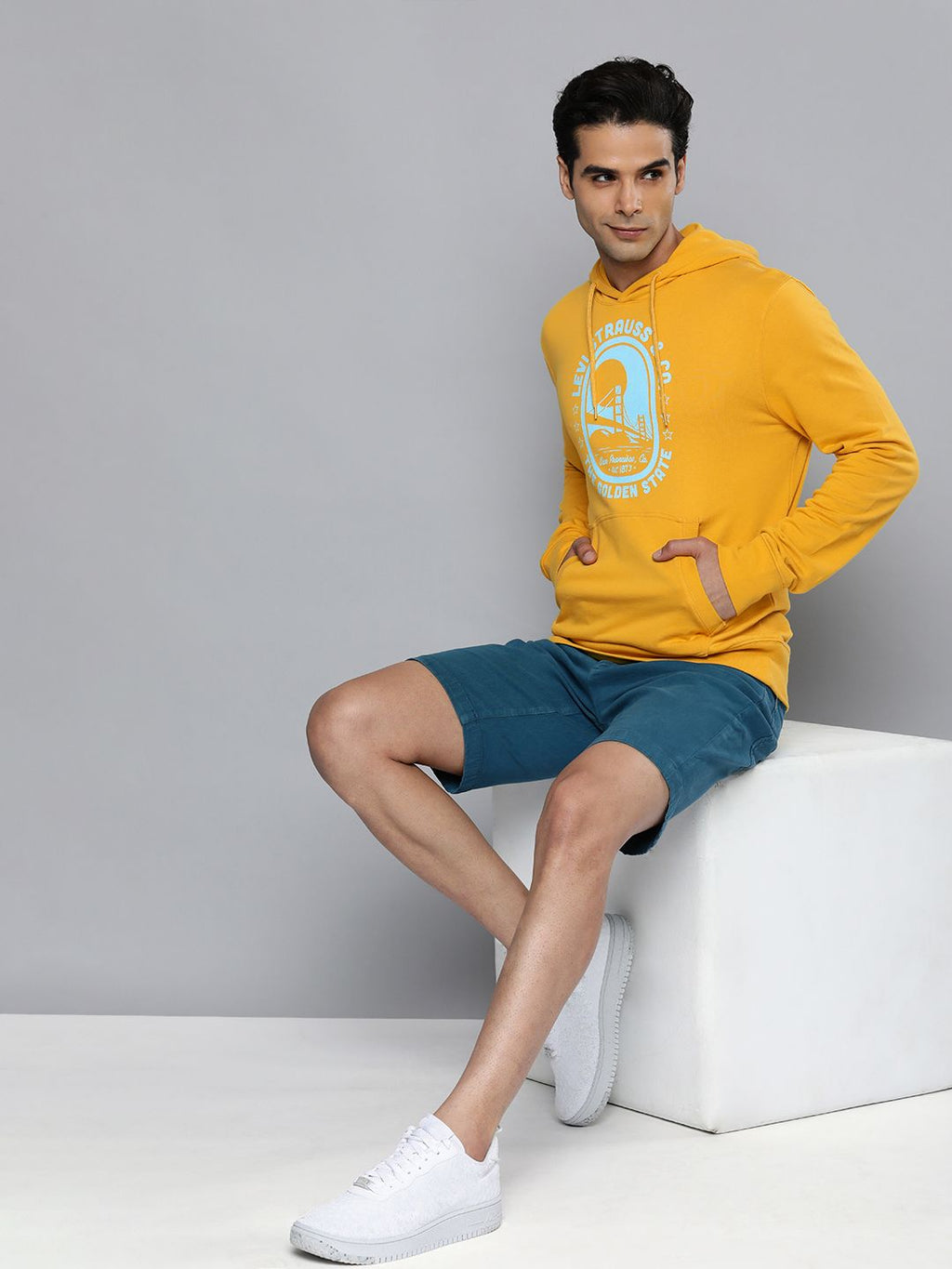  Levis Men Yellow Printed Hooded Pure Cotton Sweatshirt