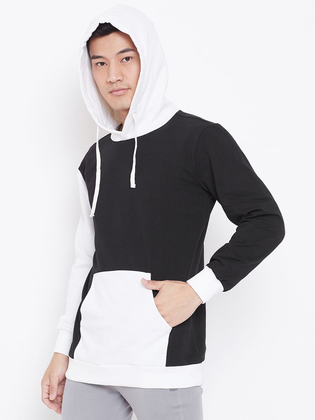  Aesthetic Bodies Men Black & White Colourblocked Hooded Sweatshirt