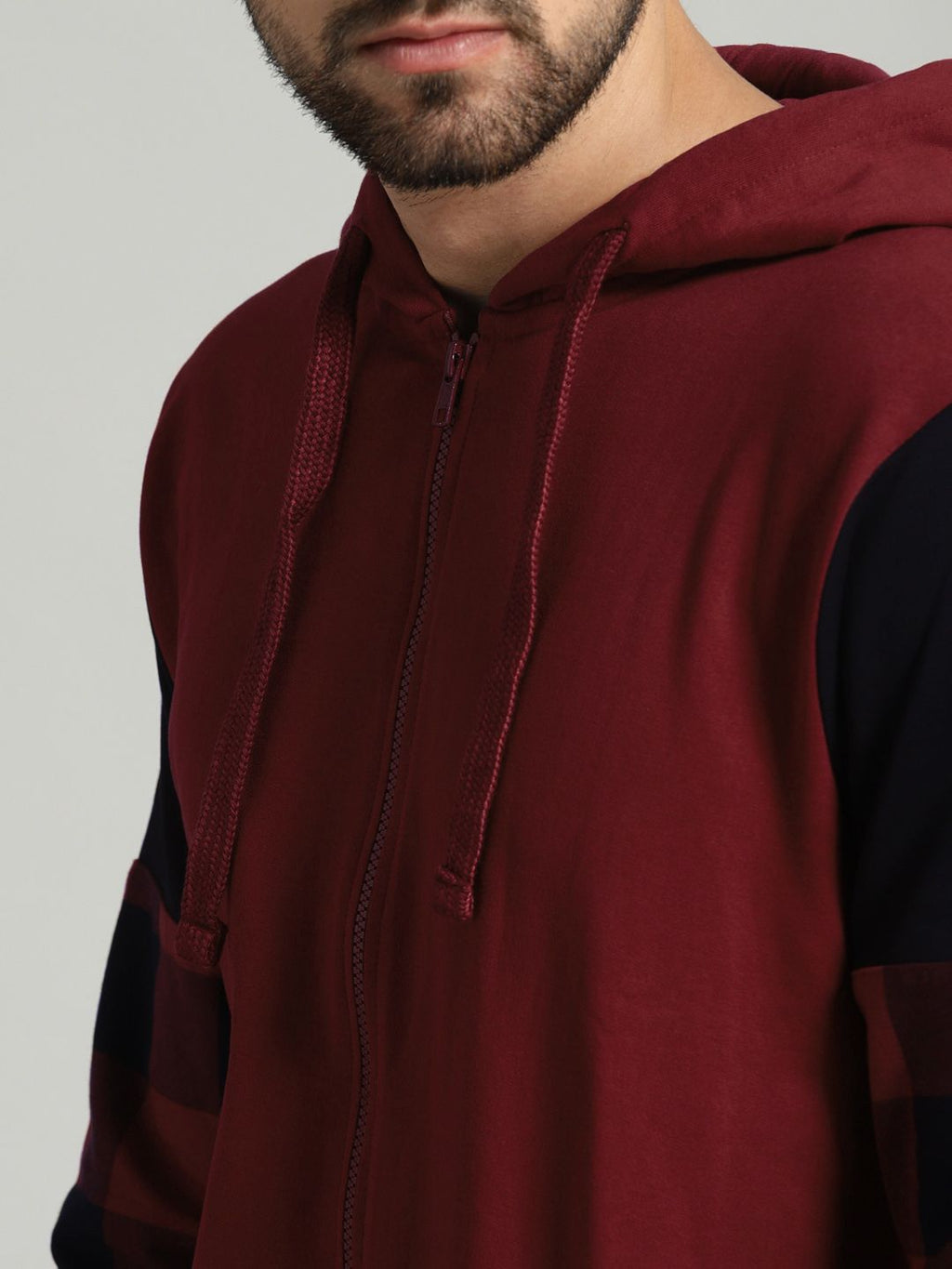  Roadster Men Maroon Solid Hooded Sweatshirt