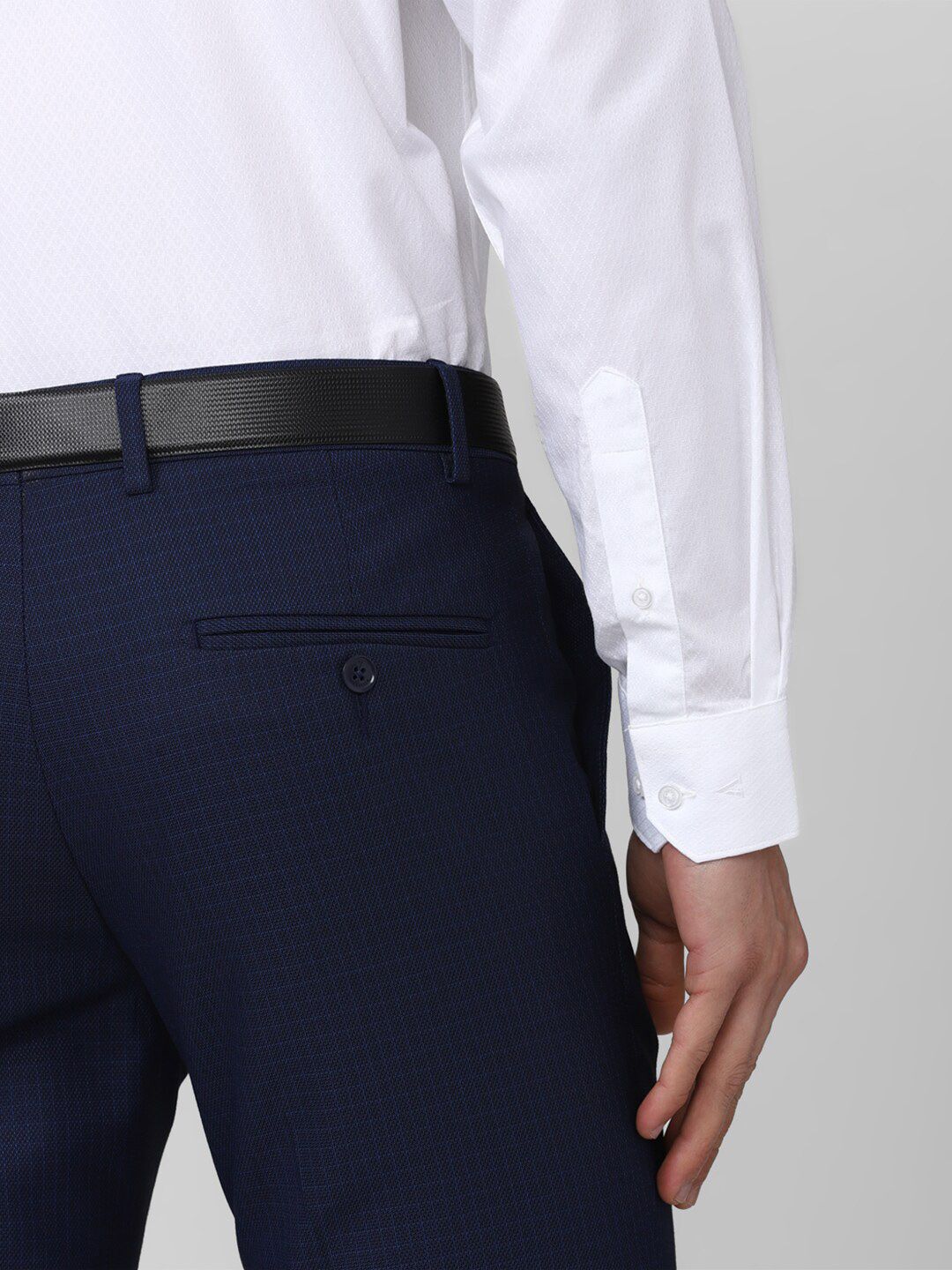  Van Heusen Men Pure Cotton Formal Shirt
