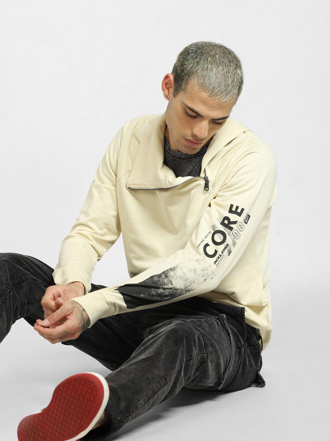  Jack & Jones Men Beige Sweatshirt