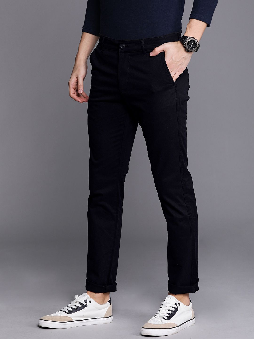  WROGN Men Black Slim Fit Solid Chinos