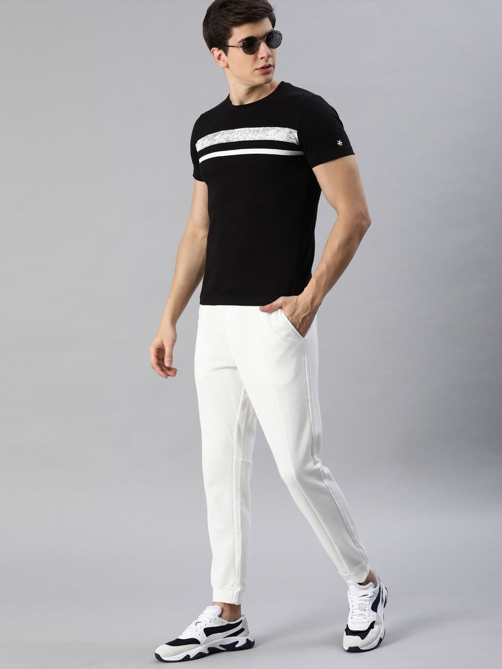  WROGN Men White Solid Slim Fit Joggers With Printed Detailing