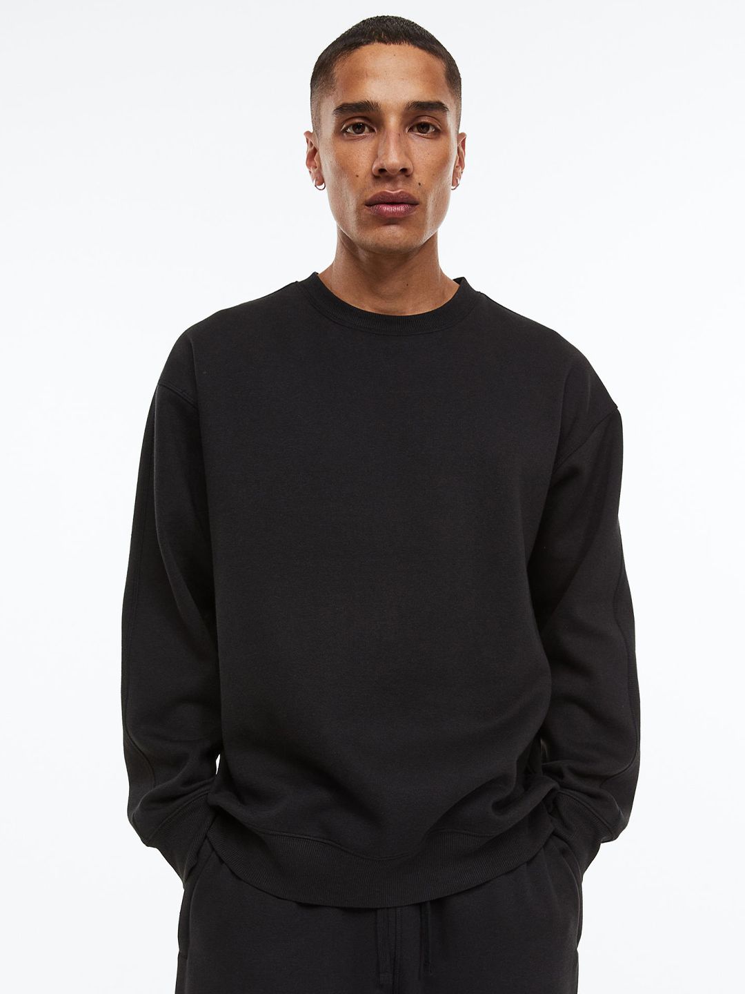  H&M Men Thermolite Relaxed Fit Sweatshirt