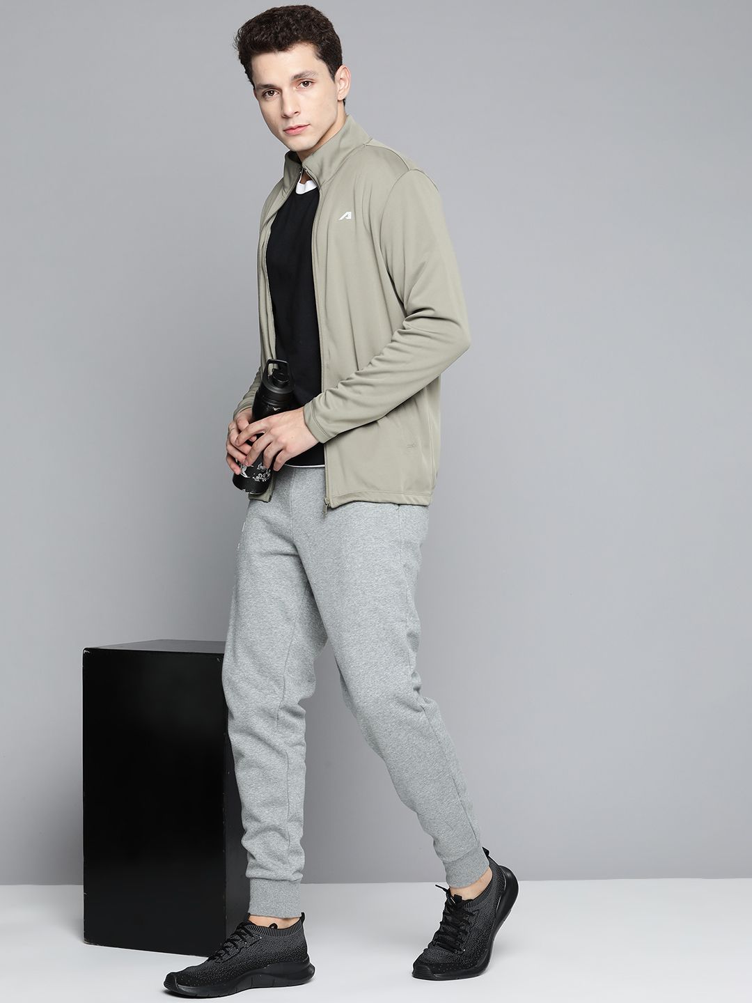  Alcis Men Green Solid Sweatshirt