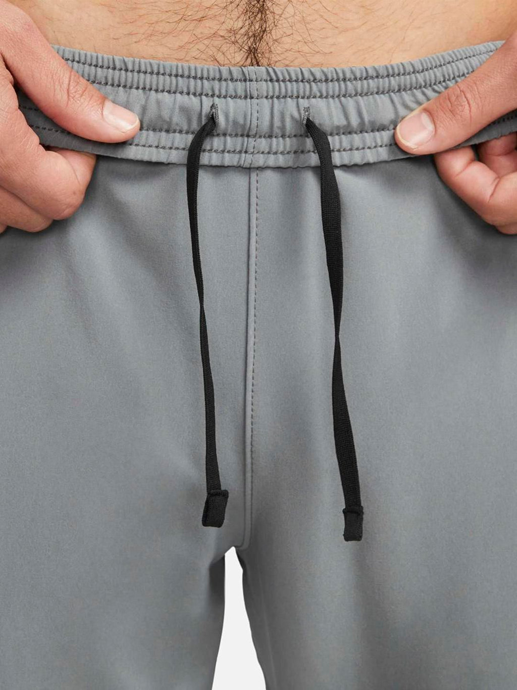  Nike Essential Woven Running Joggers