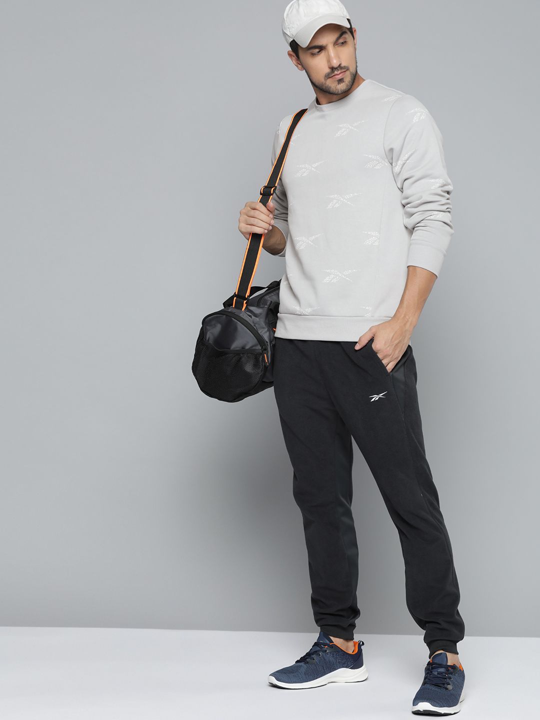  Reebok Men Grey Printed AOP Sweatshirt