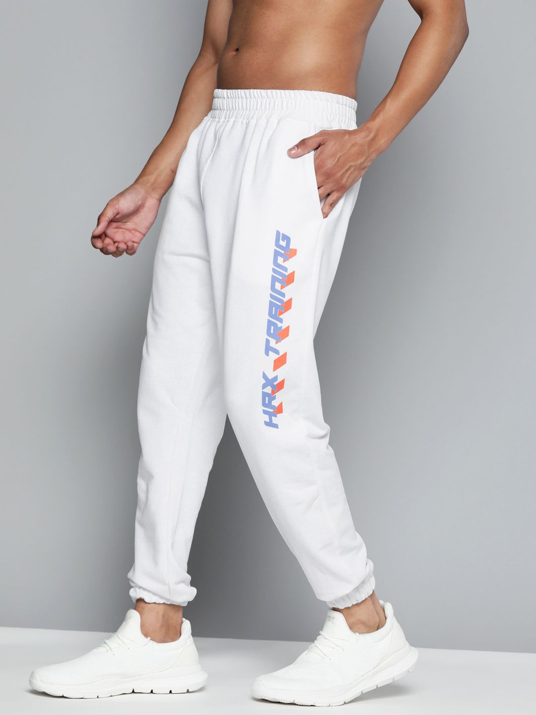  HRX By Hrithik Roshan Men Training Everglade Bio-Wash Brand Carrier Joggers