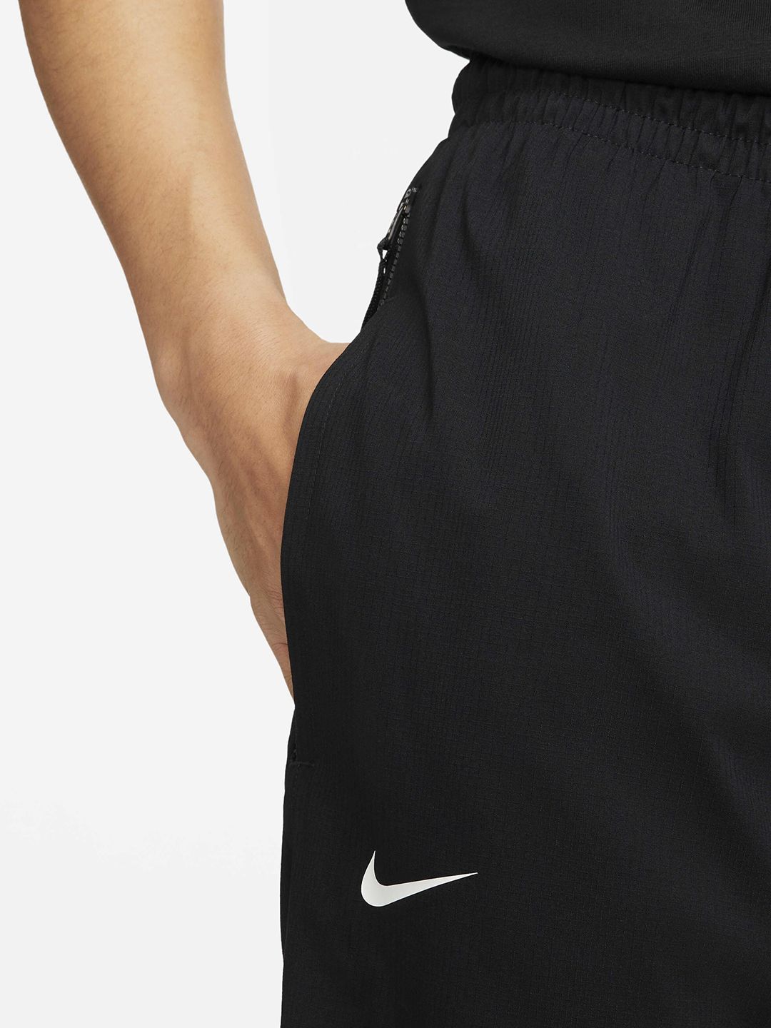 Nike Men DNA Woven Basketball Joggers