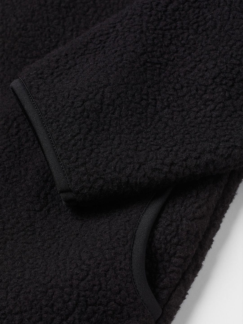  H&M Men Black Regular Fit THERMOLITE Teddy Top