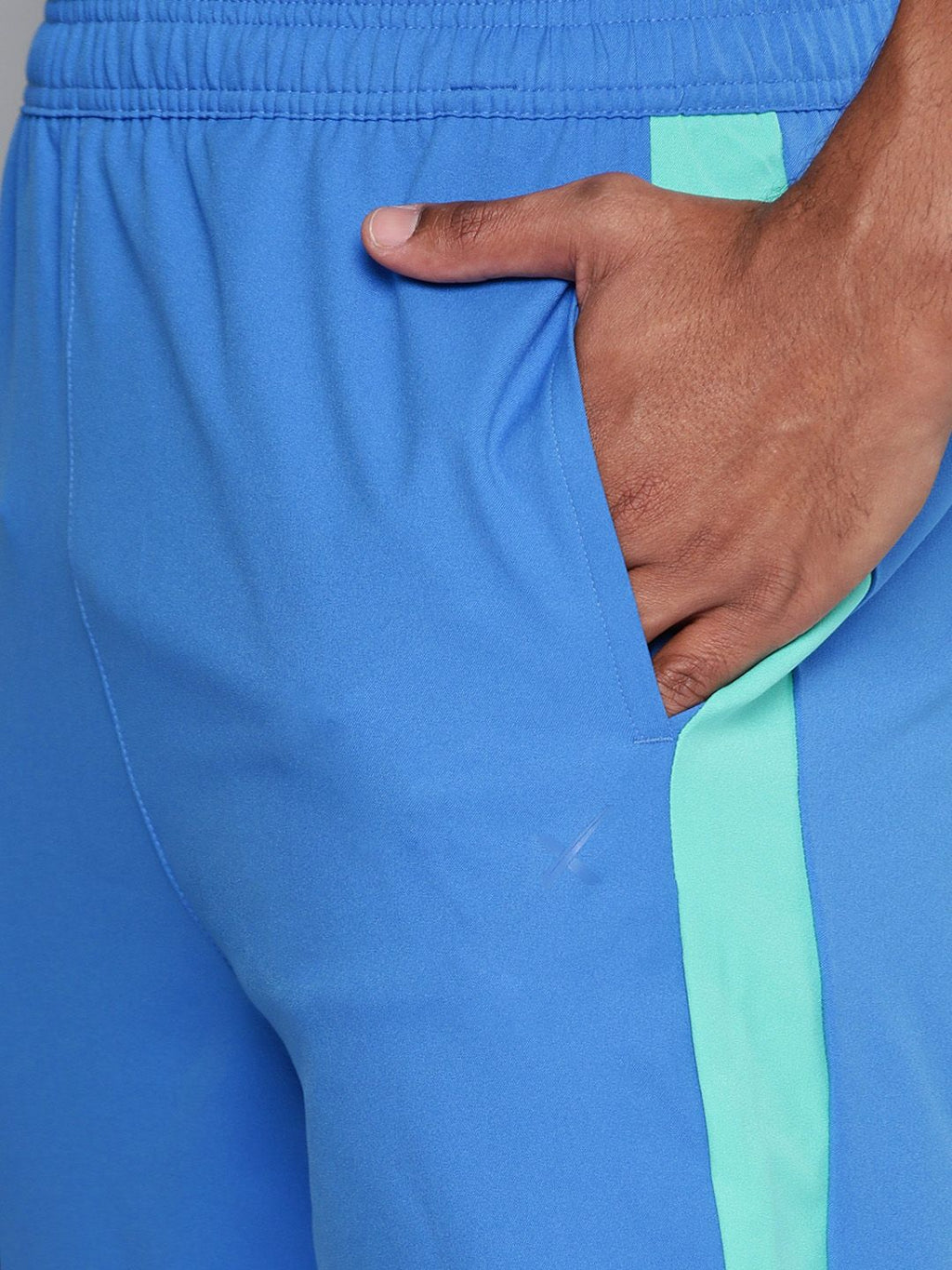  HRX By Hrithik Roshan Men Strong Blue Colourblock Regular Fit Rapid-Dry Lifestyle Tracksuits