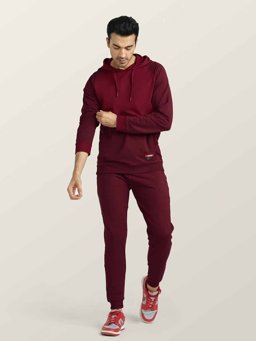  XYXX Men Maroon Hooded Cotton Sweatshirt