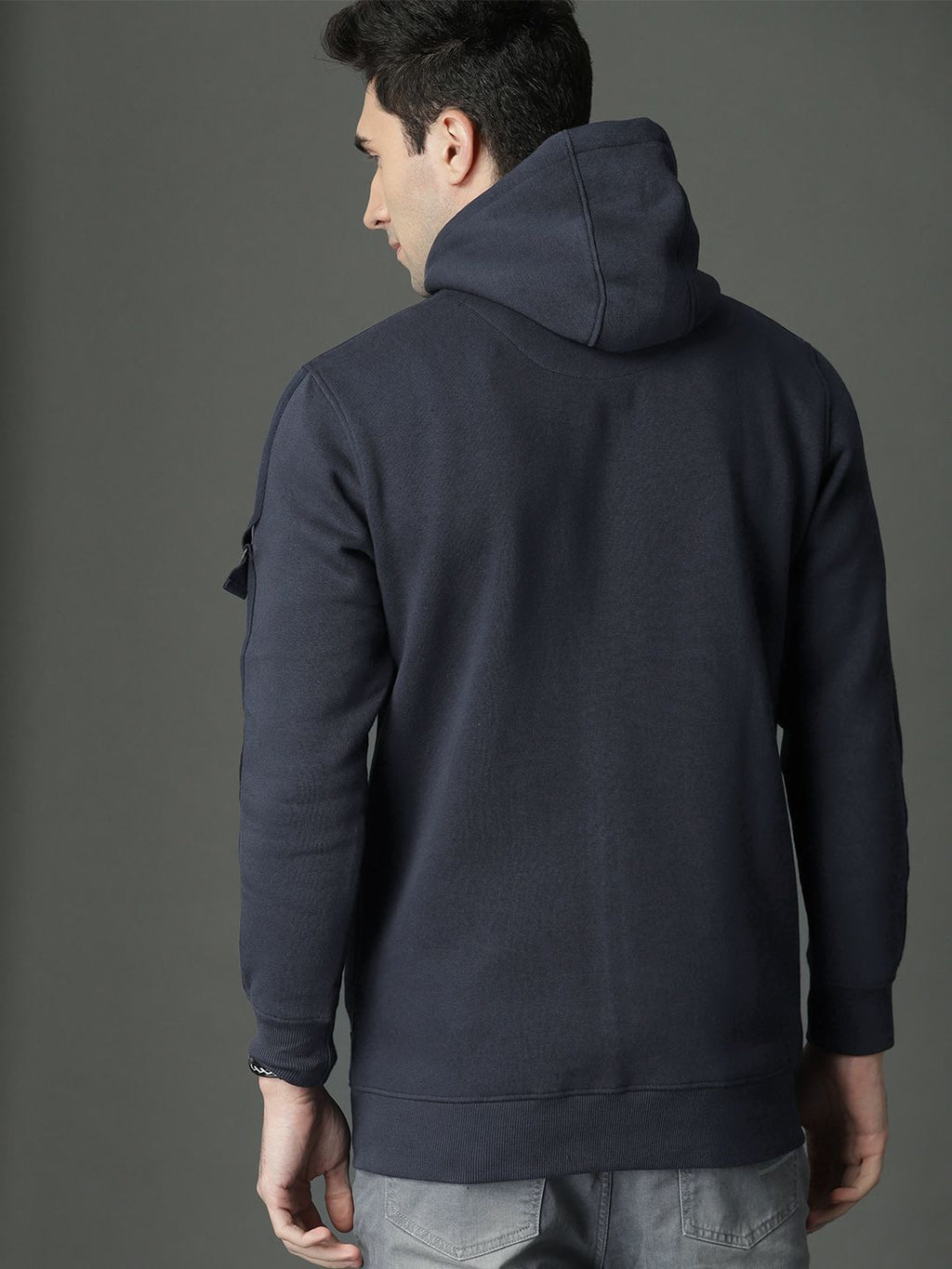  Roadster Men Navy Blue Solid Hooded Sweatshirt