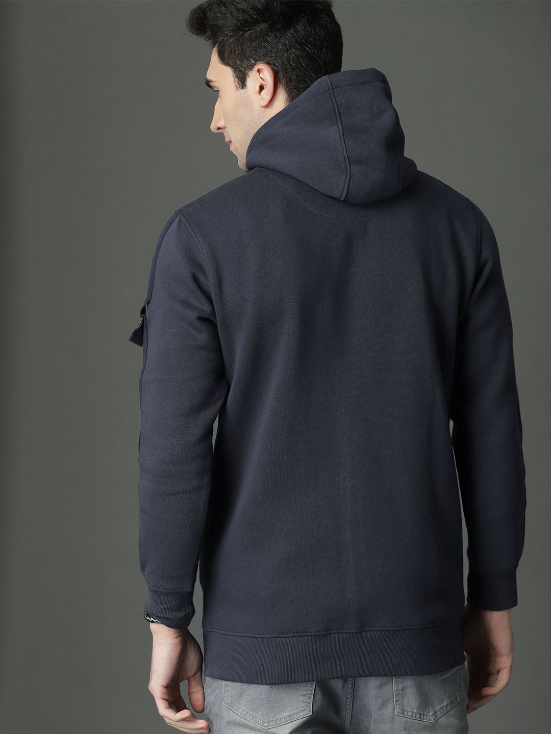  Roadster Men Navy Blue Solid Hooded Sweatshirt