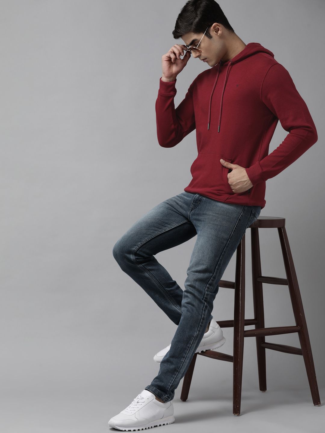  Van Heusen Men Maroon Hooded Sweatshirt