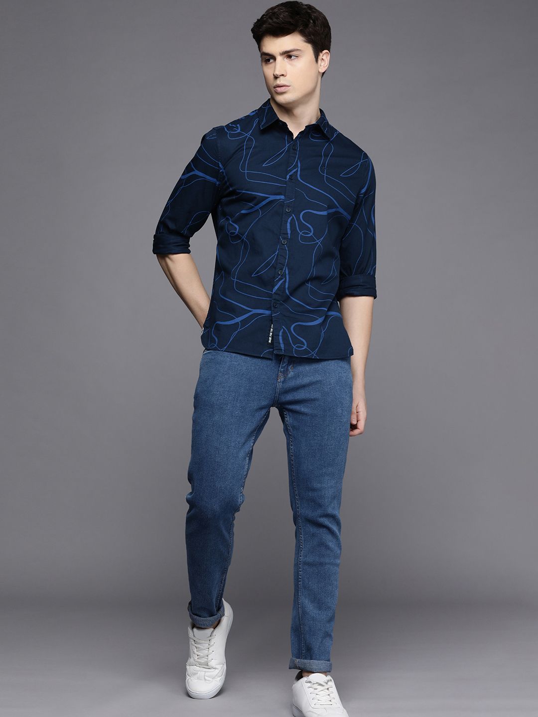  WROGN Slim Fit Abstract Printed Pure Cotton Casual Shirt