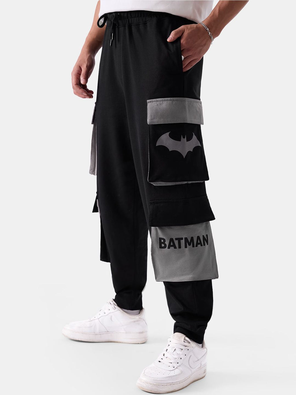  The Souled Store Black & Grey Men Mid-Rise Batman Printed Cargo-Joggers