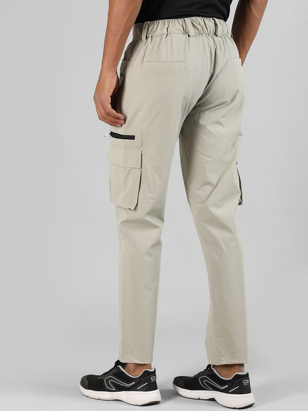  CHKOKKO Men Mid-Rise Track Pants